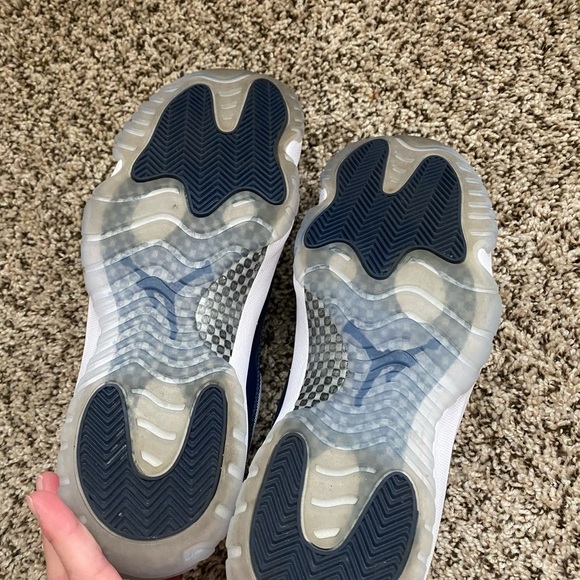 Men’s Nike Air Jordan 11 Retro Low - Picture 4 of 4